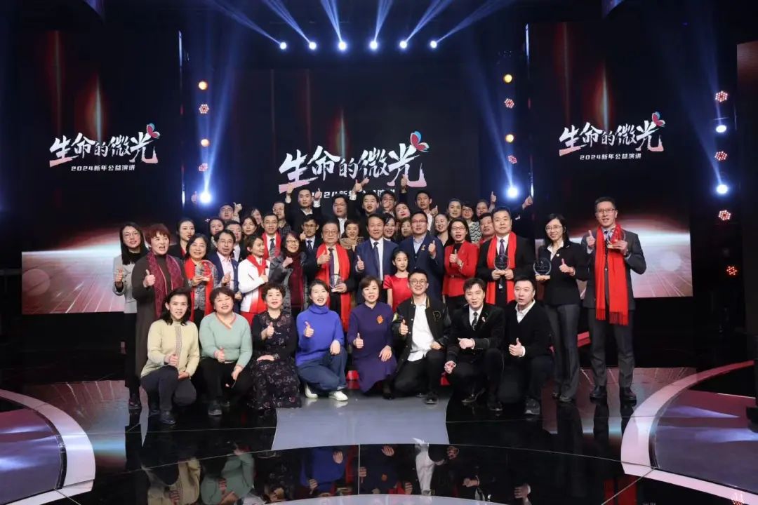 小年夜，那道「生命的微光」，温暖了千万国人