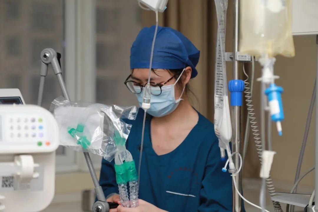 致敬!除夕夜,南昌大学二附院为您的健康坚守!