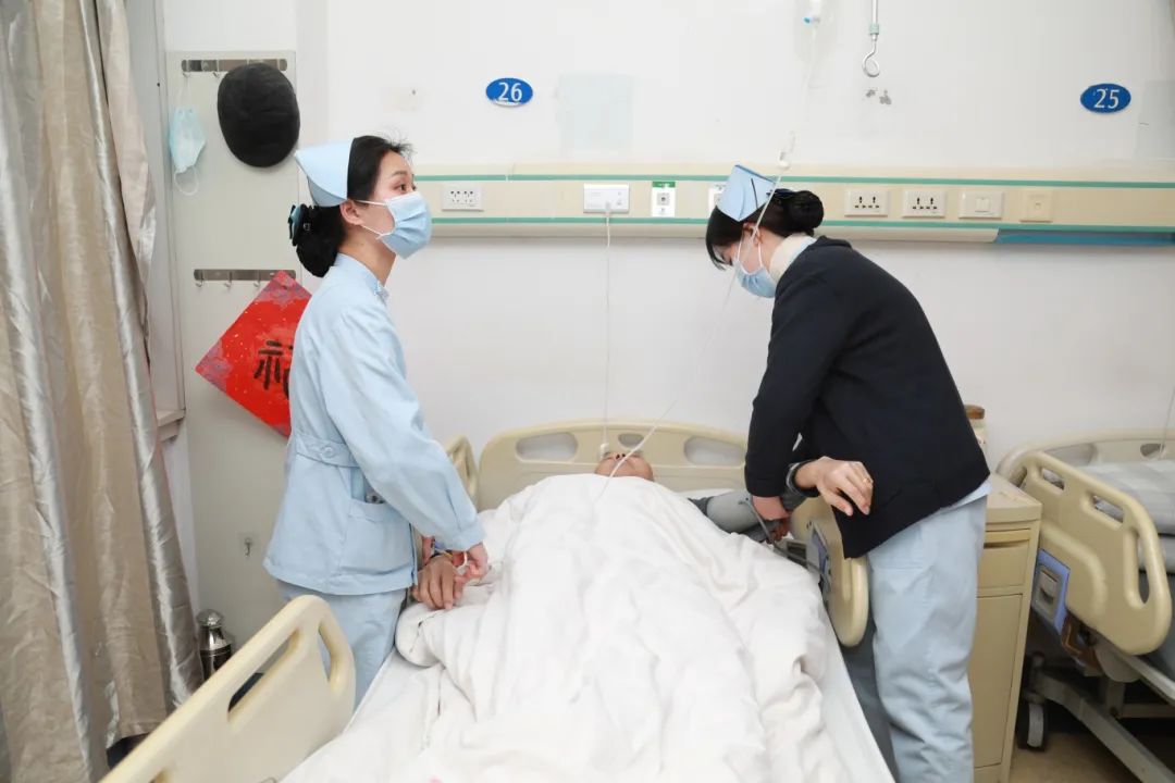 致敬!除夕夜,南昌大学二附院为您的健康坚守!