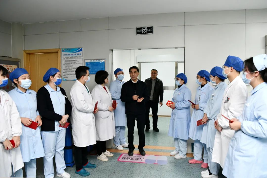 致敬!除夕夜,南昌大学二附院为您的健康坚守!