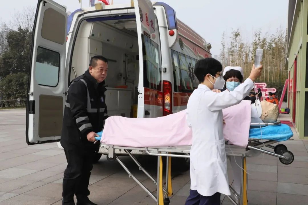 西安高新医院开展严重创伤患者急救演练