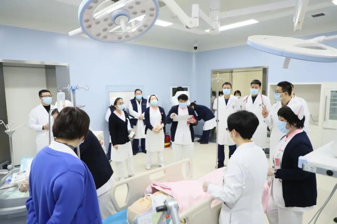 西安高新医院开展严重创伤患者急救演练