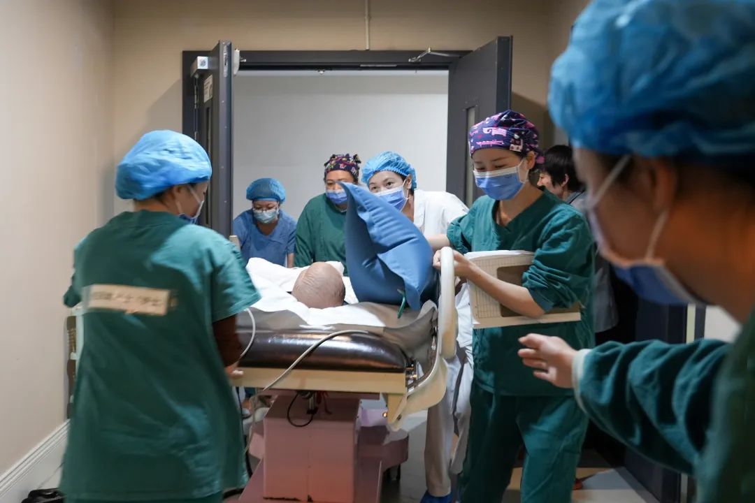 「产妇产后大出血，快来抢救」！重庆北部妇产医院模拟「生死营救」为生命护航！