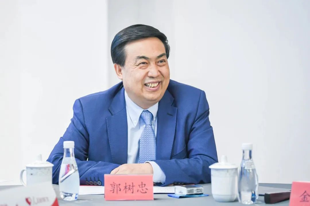 深圳新风和睦家医院整形外科医生郭树忠：拿手术刀的艺术家，修复遗憾，重建未来