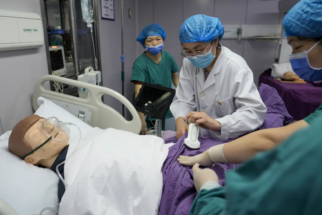 「产妇产后大出血，快来抢救」！重庆北部妇产医院模拟「生死营救」为生命护航！