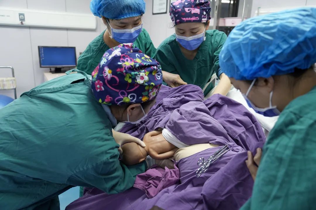 「产妇产后大出血，快来抢救」！重庆北部妇产医院模拟「生死营救」为生命护航！