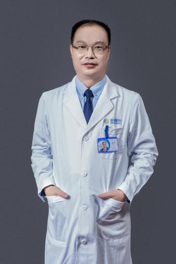 普瑞眼科医院集团湖北省区总院长沈政伟教授风采展示