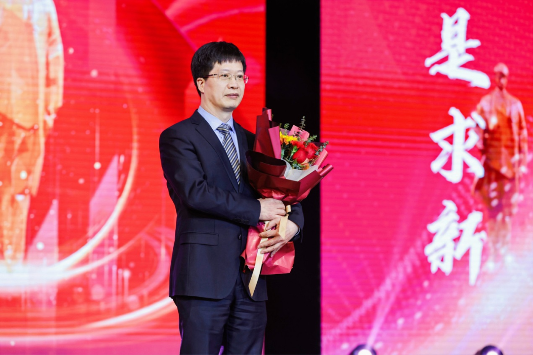 热烈祝贺浙江大学医学院附属邵逸夫医院蒋晨阳、周艳荣获 2023 年度「浙大好医护」！