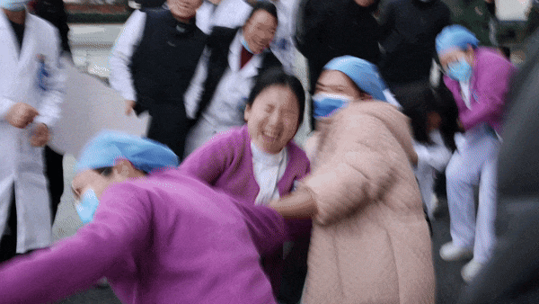 南京江北医院拔河比赛「燃」起来