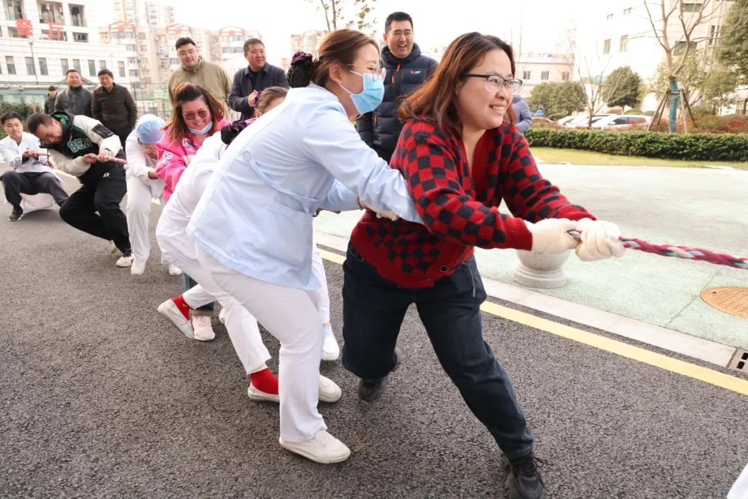 南京江北医院拔河比赛「燃」起来