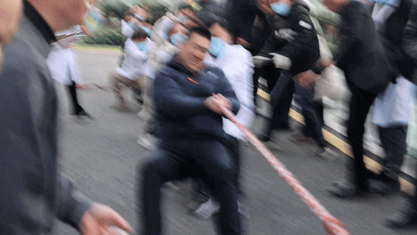 南京江北医院拔河比赛「燃」起来