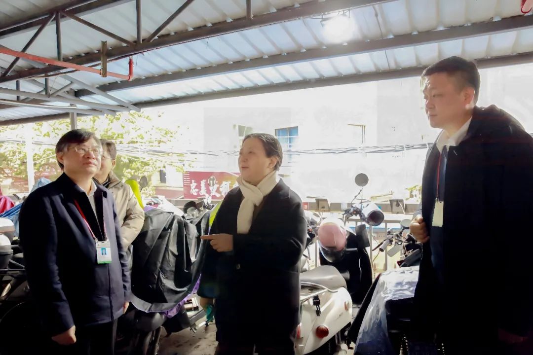 广西中医药大学校长姚春到广西中医药大学第一附属医院开展 2024 年春季学期开学安全风险隐患排查工作