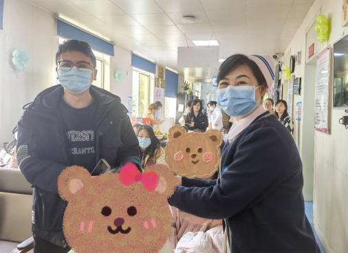 广西壮族自治区南溪山医院产科庆祝 3.8 妇女节开展「准妈妈准爸爸课堂」活动