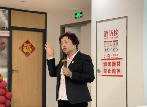 筑梦未来护理 重庆松山医院开展 2024 年春季实习生岗前培训