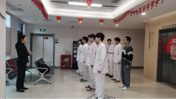筑梦未来护理 重庆松山医院开展 2024 年春季实习生岗前培训