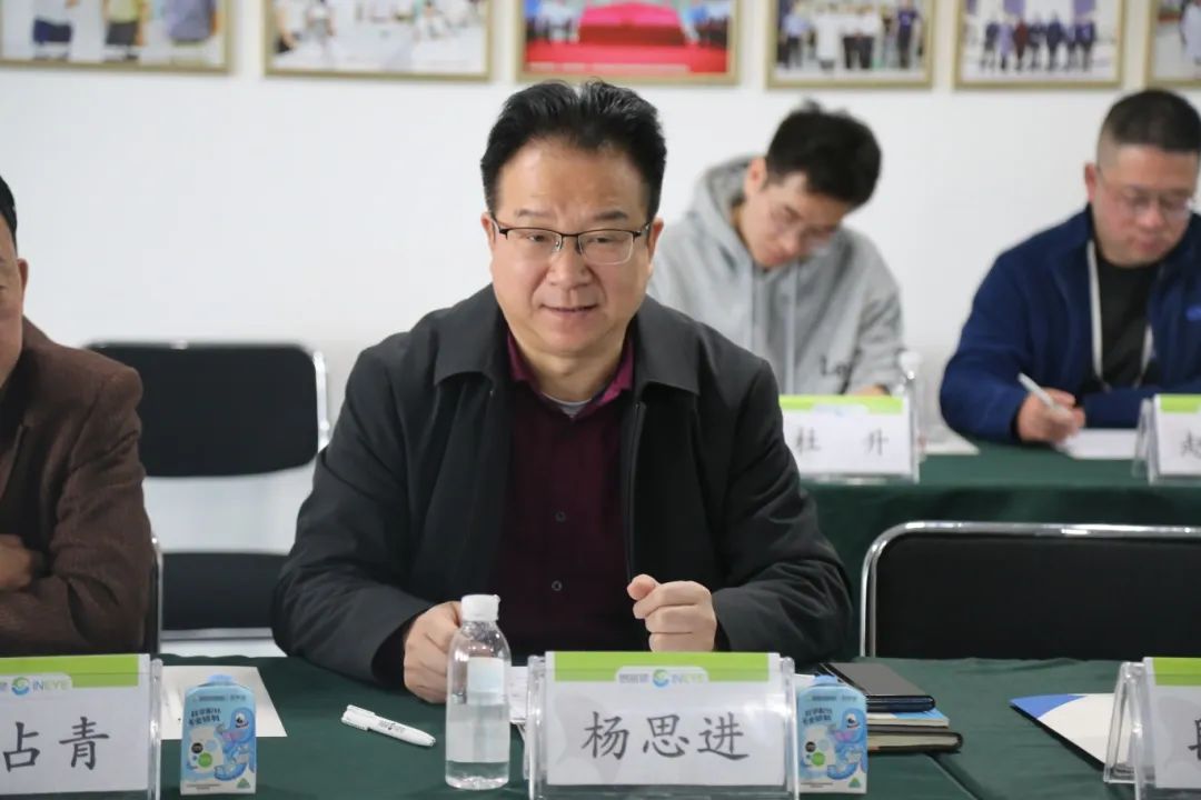 重庆市合川区中医院张国强书记一行莅临成都中医大银海眼科医院参观交流