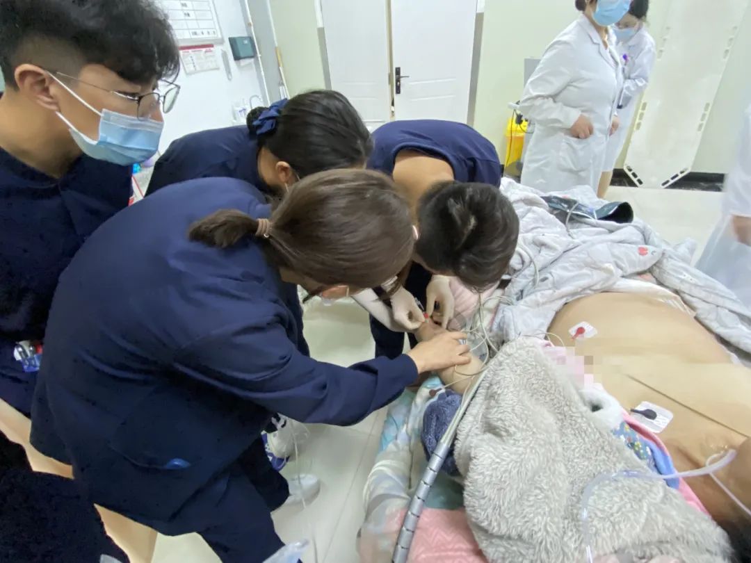 浙大邵逸夫阿拉尔医院急诊科召开护理共治管理委员会小组会议