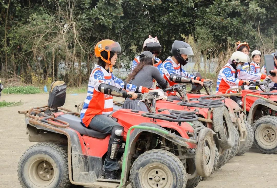 不戴镜，烧烤越野更带劲！2024 年银海眼科屈光会员活动精彩瞬间