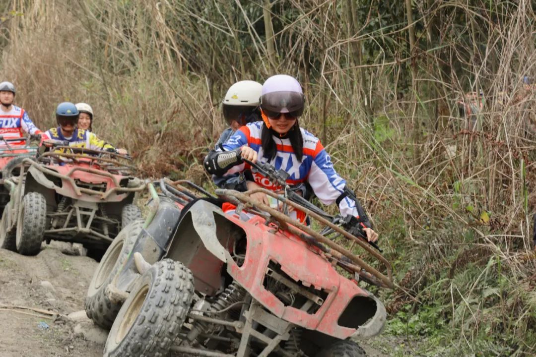 不戴镜，烧烤越野更带劲！2024 年银海眼科屈光会员活动精彩瞬间