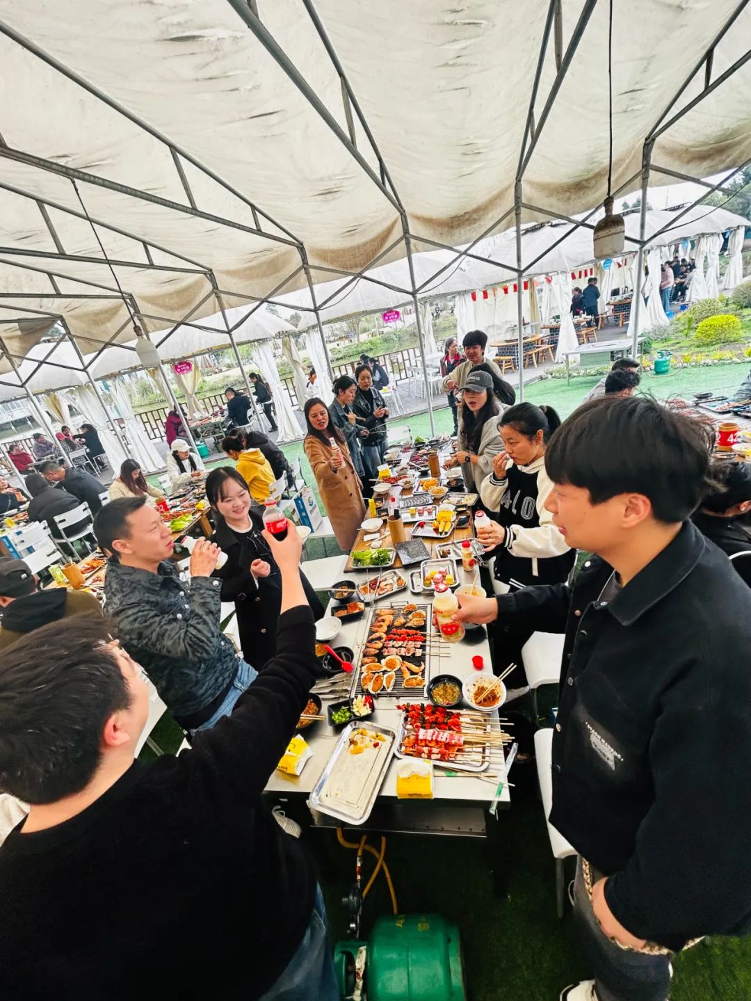 不戴镜，烧烤越野更带劲！2024 年银海眼科屈光会员活动精彩瞬间