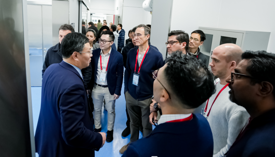 第三期 EndoSurg 脊柱内镜技术国际培训班暨 2024 国际脊柱联合创新沙龙在青岛大学附属医院开班