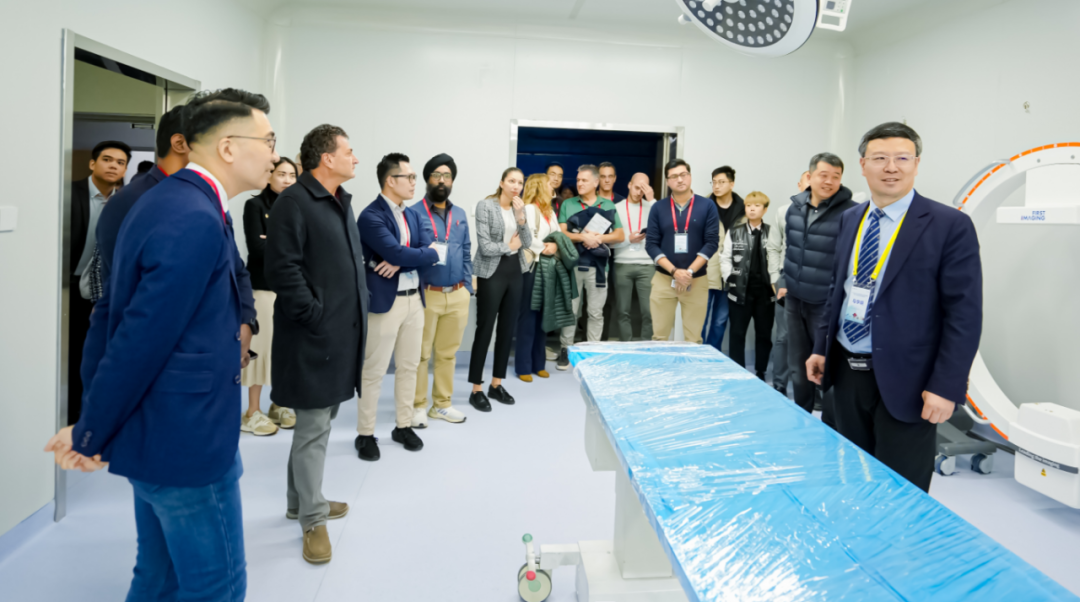 第三期 EndoSurg 脊柱内镜技术国际培训班暨 2024 国际脊柱联合创新沙龙在青岛大学附属医院开班