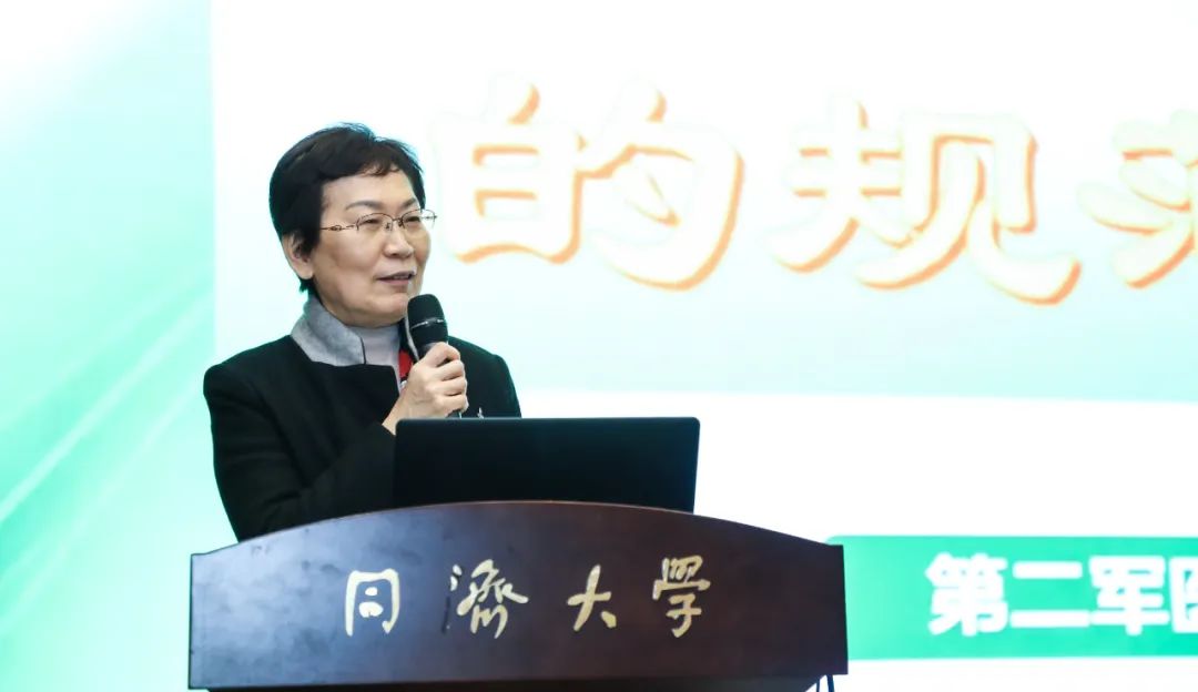 护士长核心能力培训开课，海军军医大学姜安丽教授应邀讲学