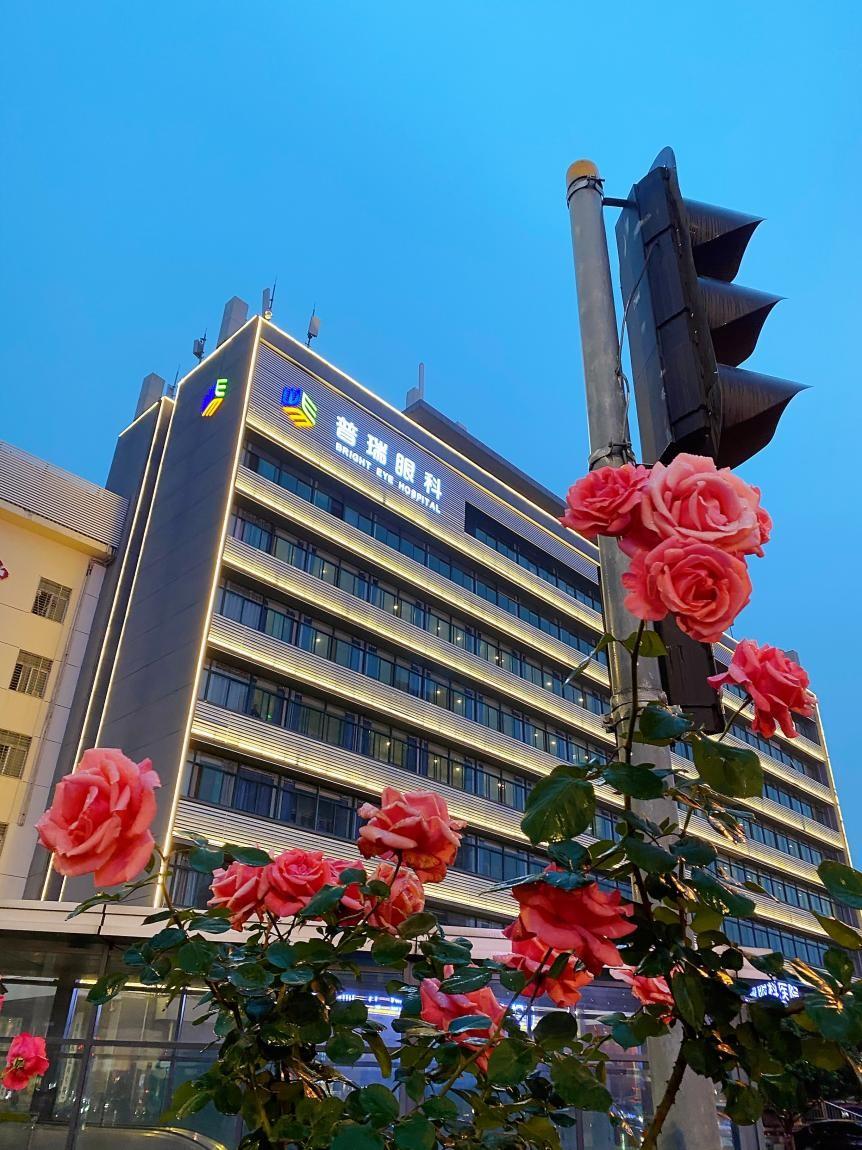 喝水可以治疗干眼症吗？治疗干眼症，武汉普瑞眼科医生来支招