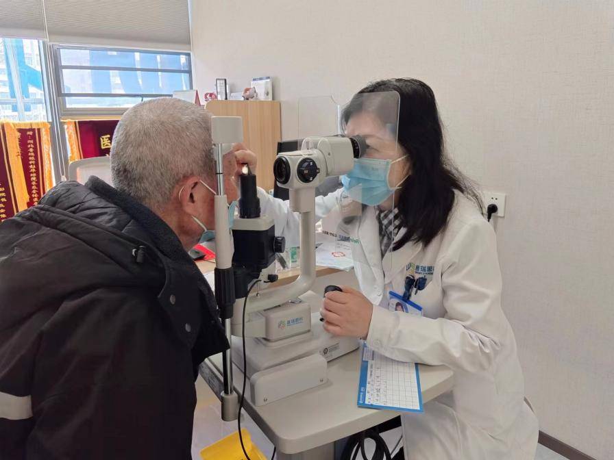 高龄、独眼、复杂白内障……湖北普瑞眼科医院照亮耄耋之光