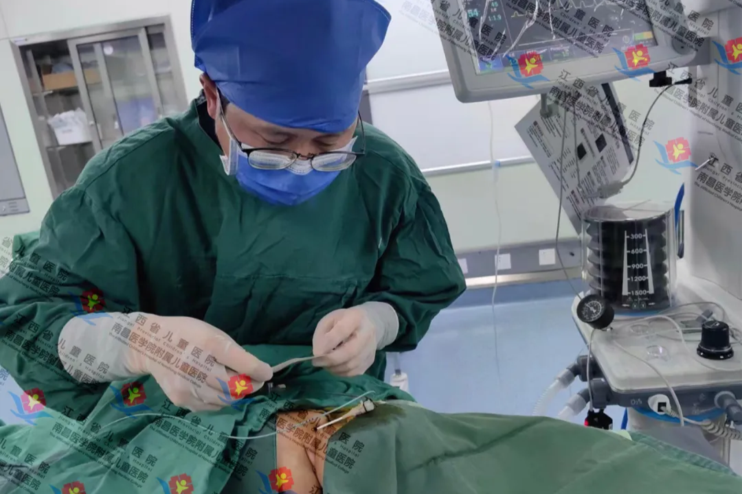 江西省儿童医院完成省内最低龄、最低体重先心病患儿临时起搏器植入术