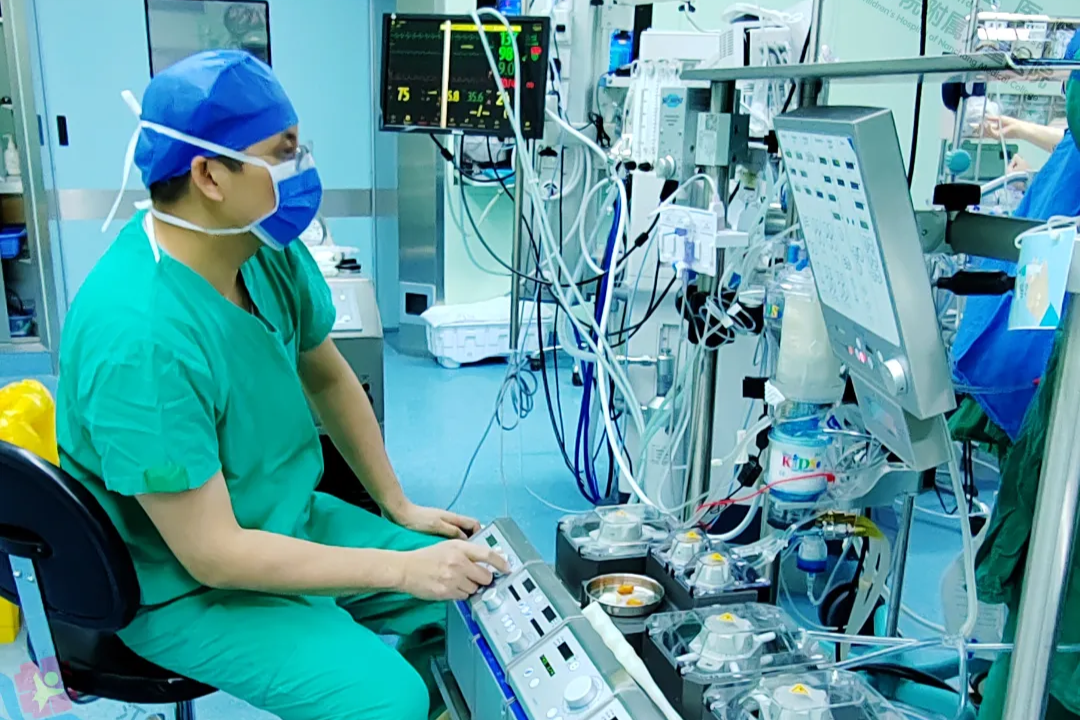 江西省儿童医院二尖瓣置换术为 6 岁女童换「心门」