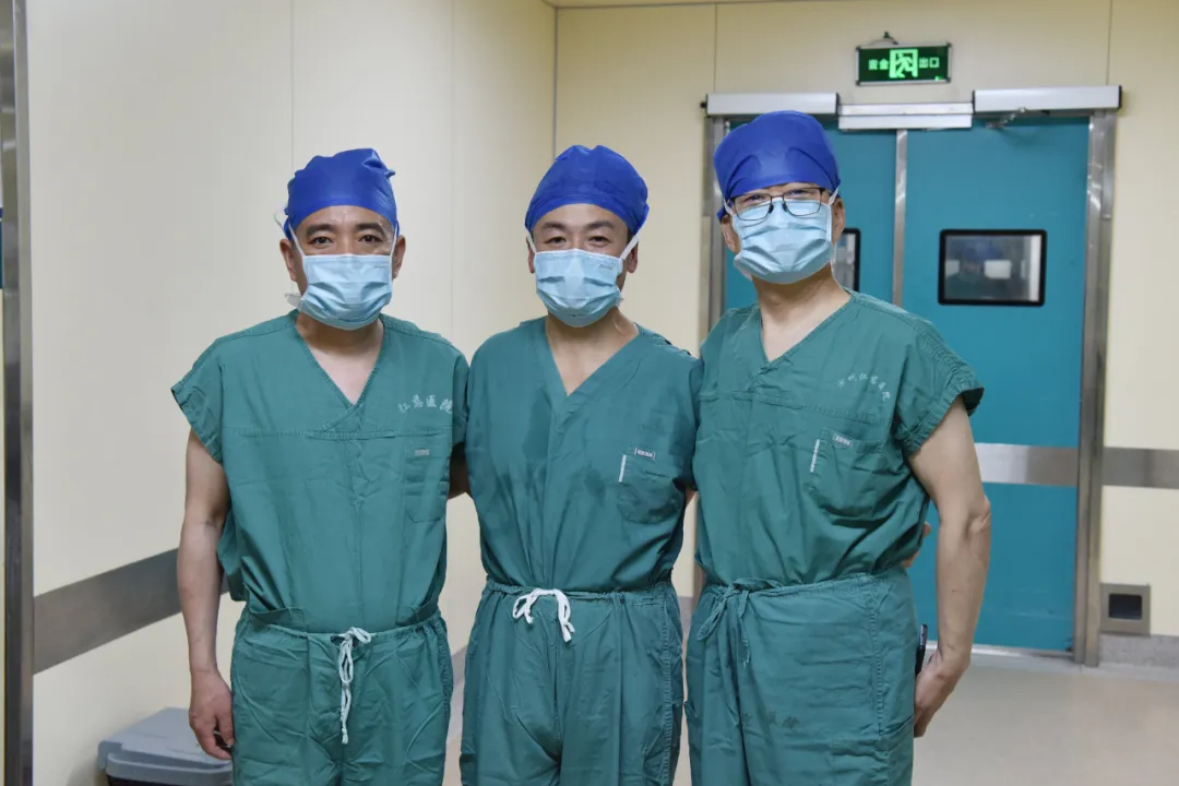 新加坡中央医院关节外科专家 Darren Tay 教授亲临仁慈医院，共探 Mako 智慧机器人新技术