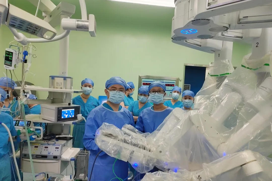 延大附院妇科成功开展陕北首例「第四代达芬奇」机器人手术