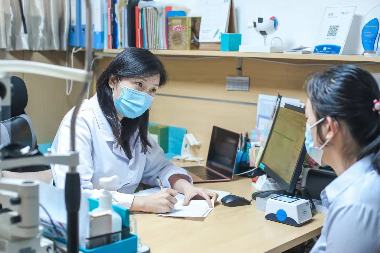 全国爱眼日，关注普遍的眼健康！专家：这三类孩子警惕基因问题！
