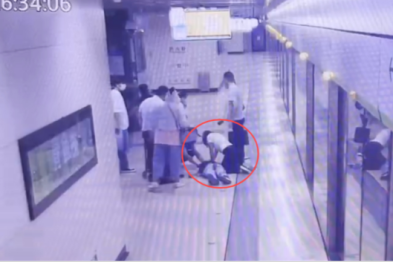 武汉地铁内乘客突发心脏骤停 武大人民医院护士 20 分钟救回一命