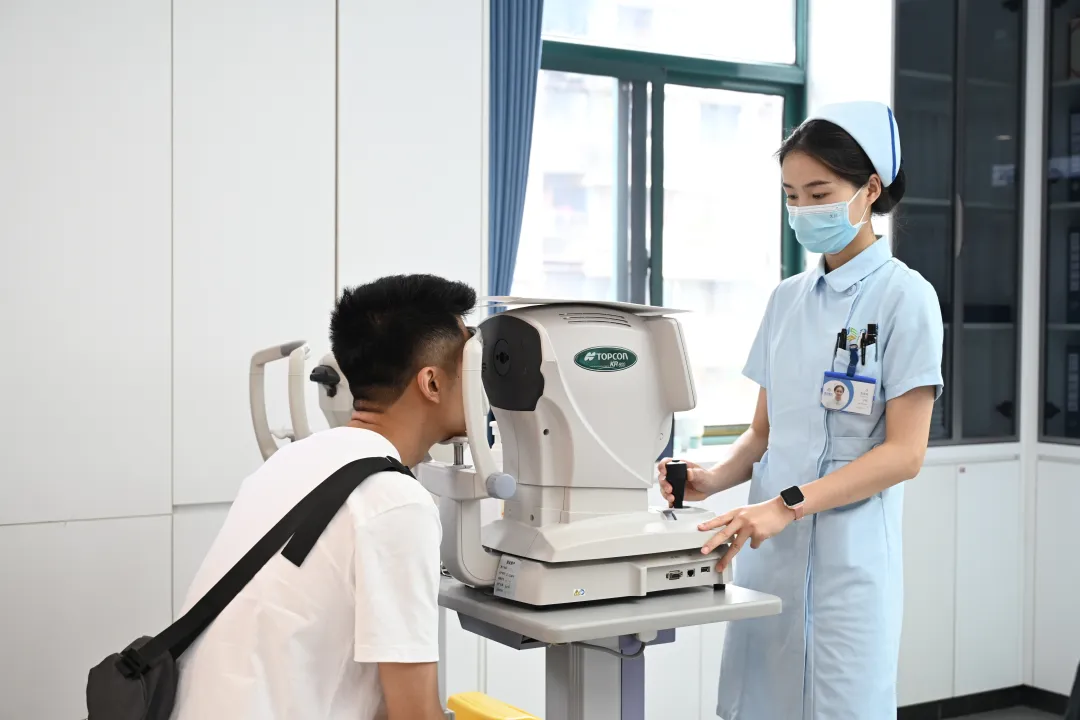 暑期近视手术需要注意什么?武汉普瑞眼科医院这份攻略请收好