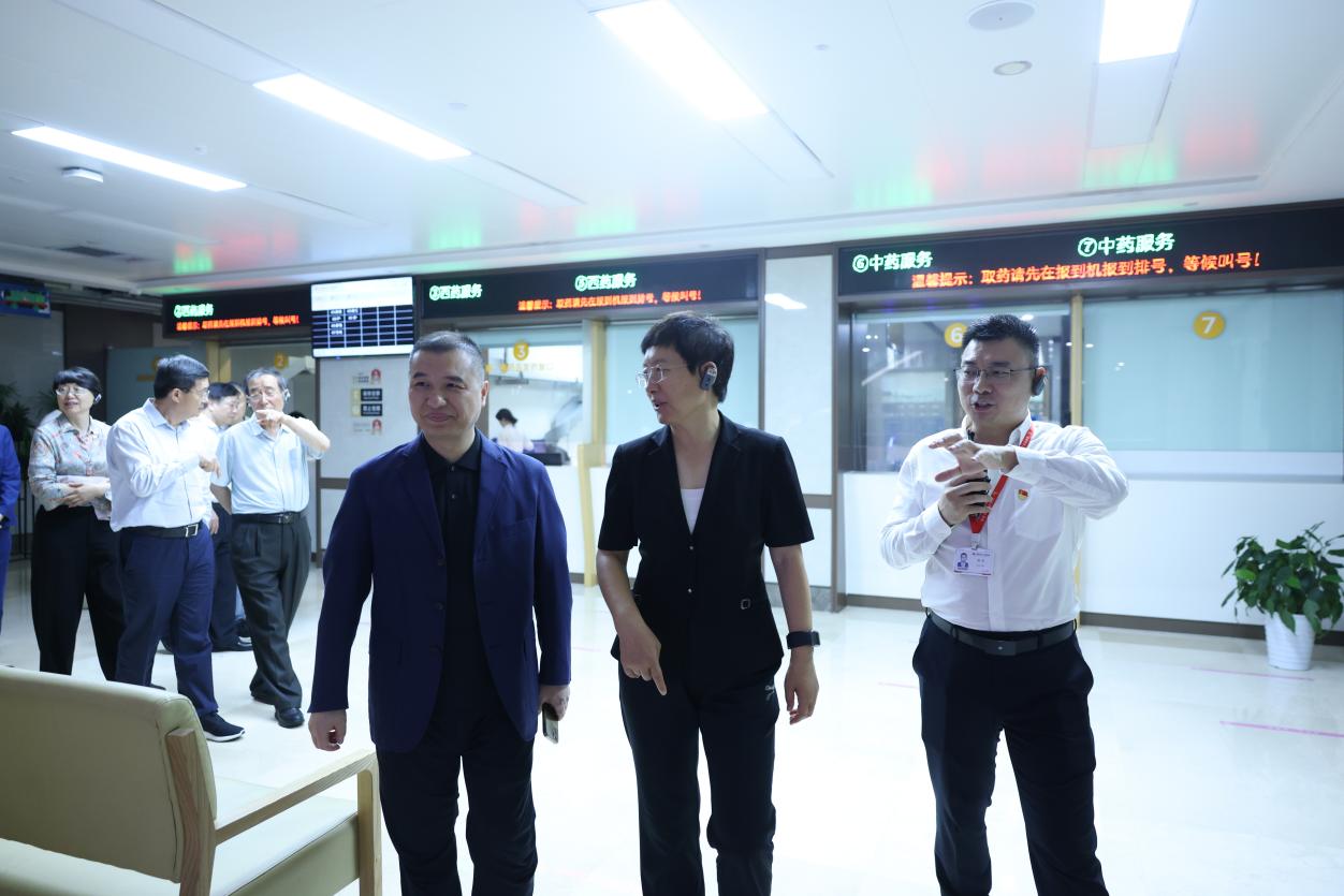湖南妇女儿童医院迎接山东省人大常务委员会领导一行来院考察调研