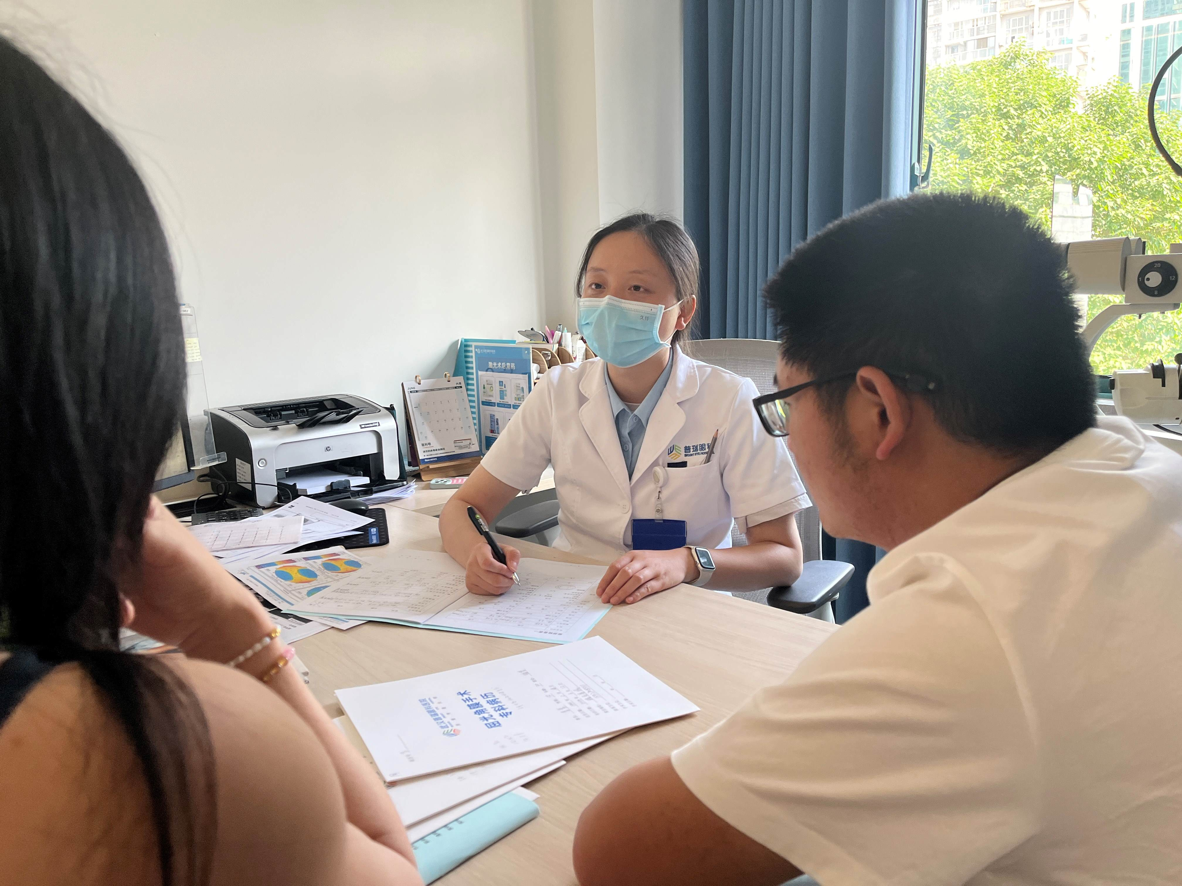 夏天做近视手术会感染吗?武汉普瑞眼科医院标准化流程使你安心