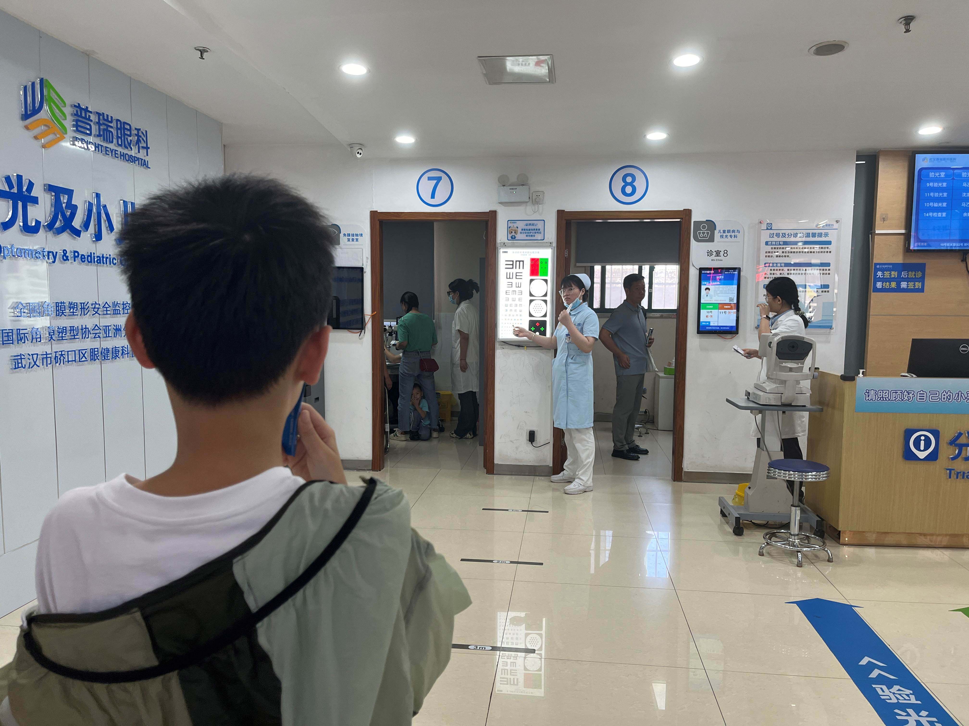 什么是离焦镜片？武汉普瑞眼科医院王晓亚讲解它和普通镜片的区别