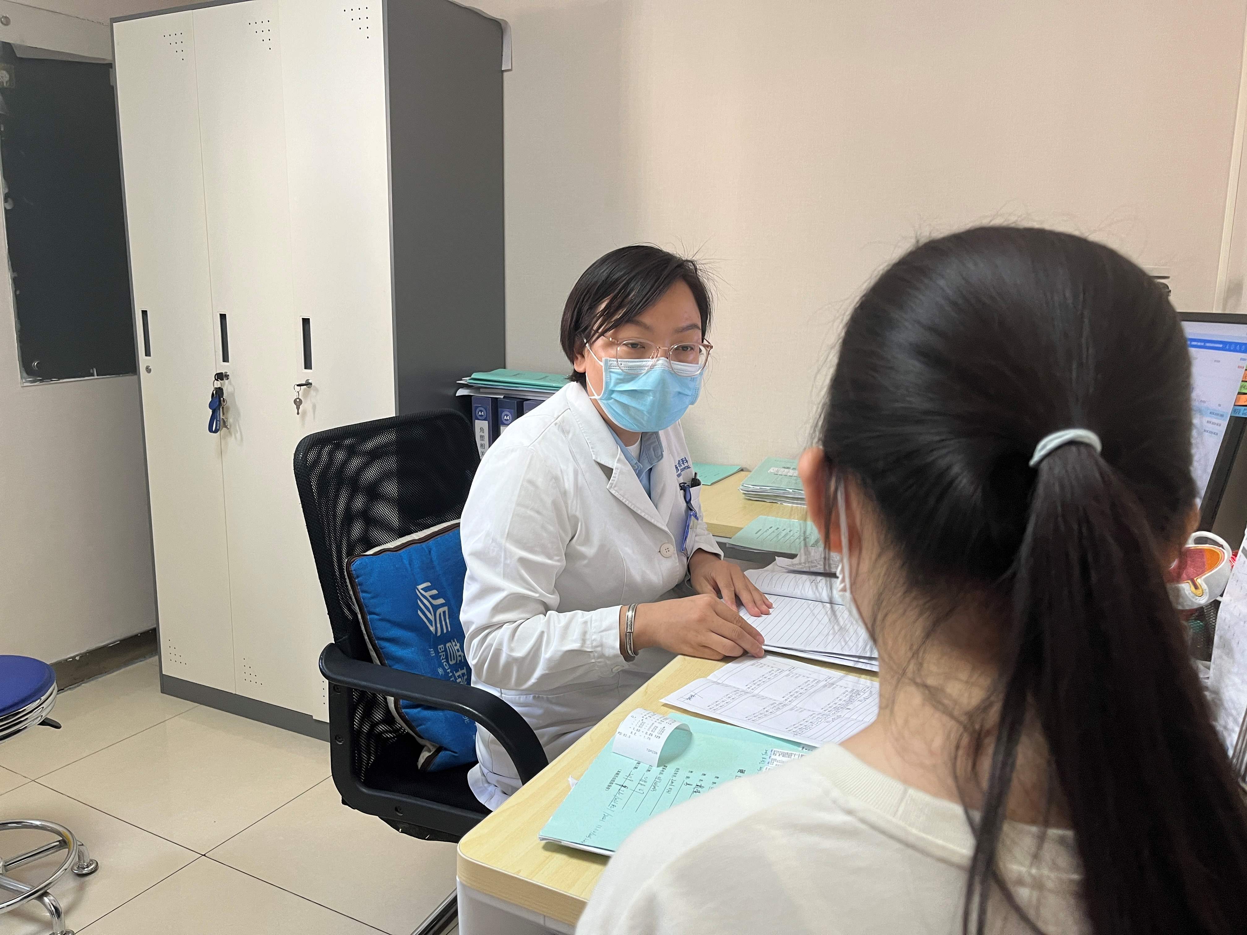 什么是离焦镜片？武汉普瑞眼科医院王晓亚讲解它和普通镜片的区别