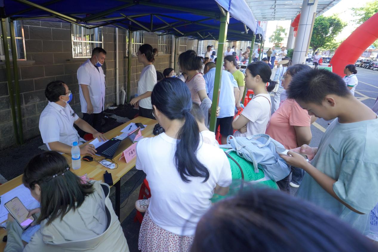 南昌大学二附院与上犹县中医院举行医联体签约揭牌仪式