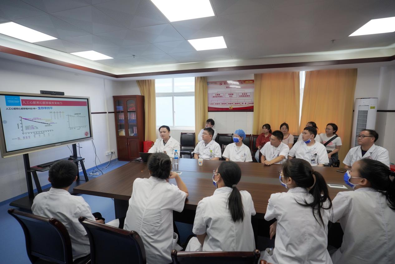 南昌大学二附院与上犹县中医院举行医联体签约揭牌仪式