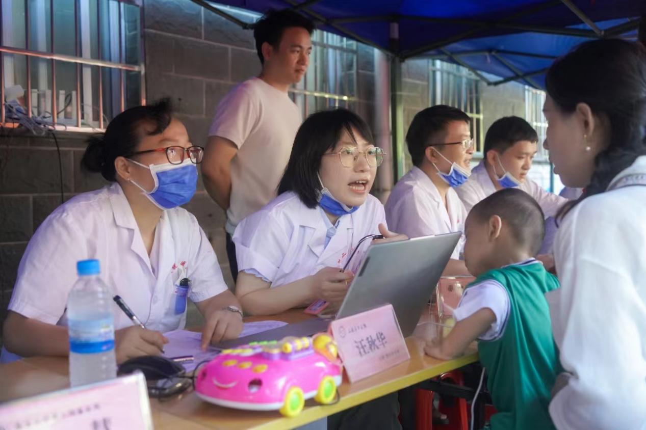 南昌大学二附院与上犹县中医院举行医联体签约揭牌仪式