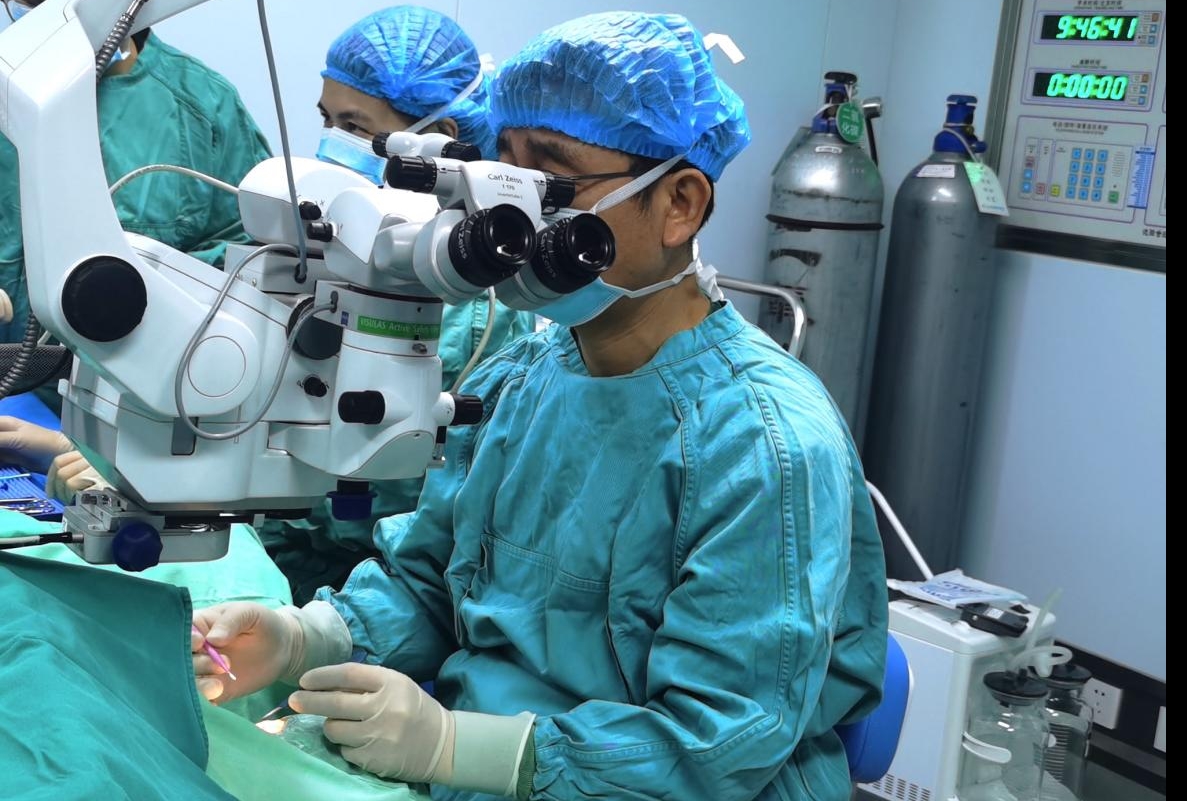 马凡氏综合征少年学医受阻 武汉普瑞眼科医院施妙手助其圆梦