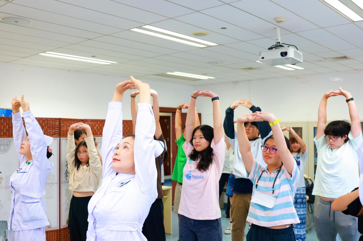 研学活动！武汉大学人民医院中医科来了一群泰国高中生