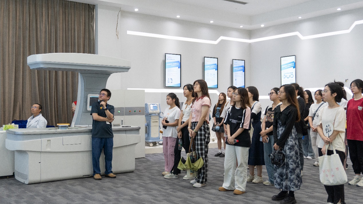 久久卫宫公益行组织高校学生走进海扶刀发源地,领略原始创新魅力