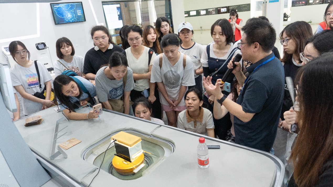 久久卫宫公益行组织高校学生走进海扶刀发源地,领略原始创新魅力