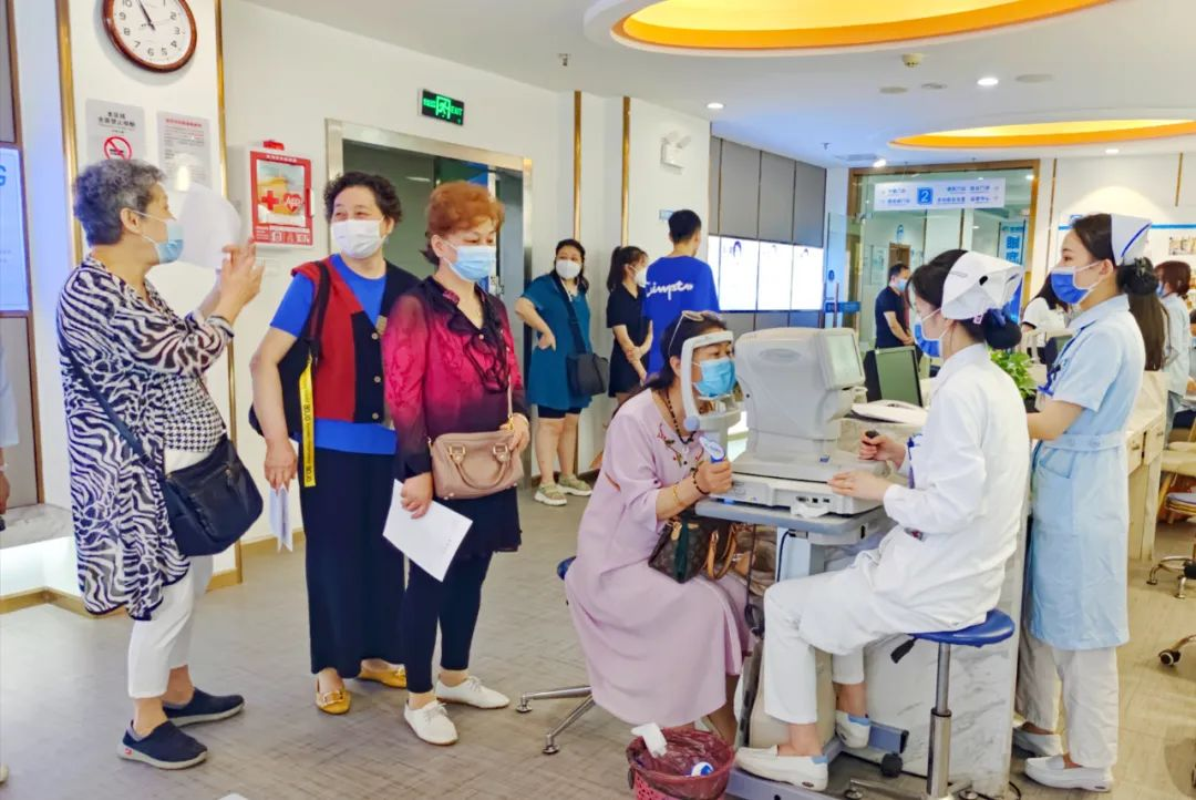 暑期游泳玩水要当心 武汉普瑞眼科医院提醒夏季高发眼疾「红眼病」