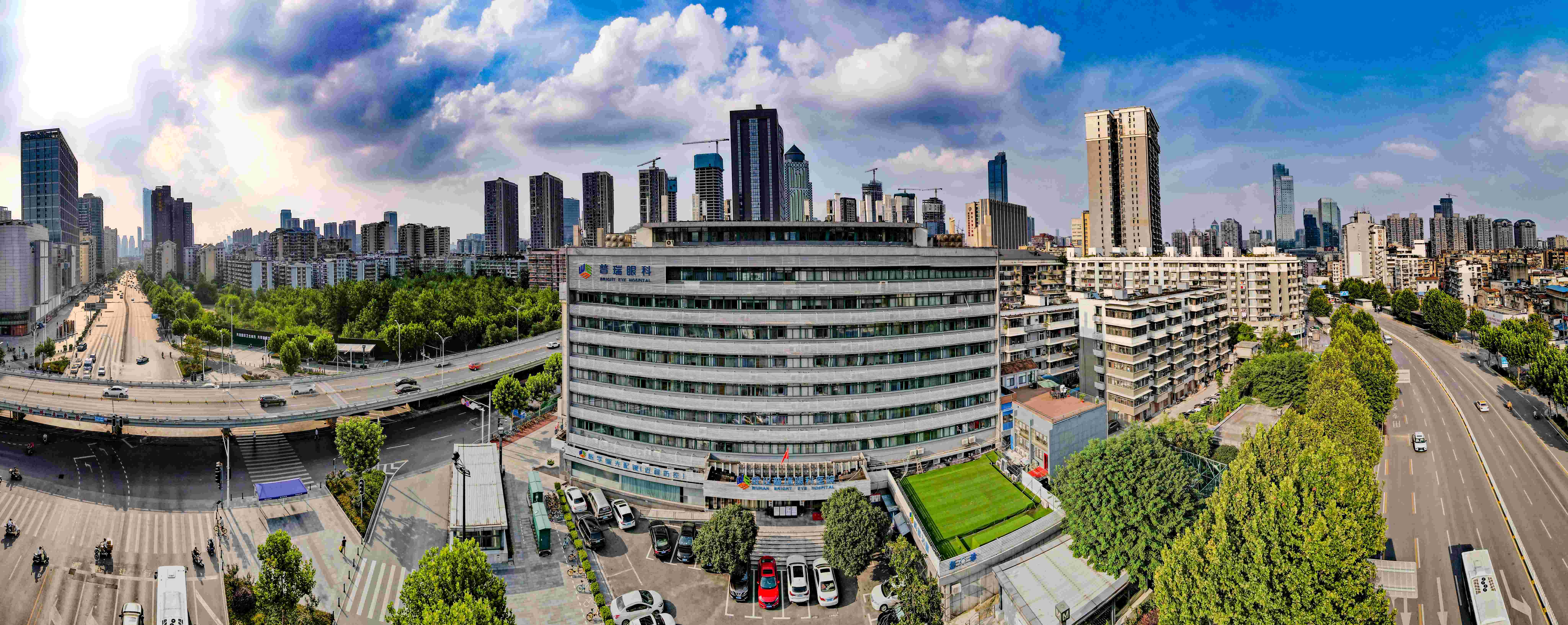 崇尚人文精神 彰显医者仁心 武汉普瑞眼科医院举办医师节系列活动