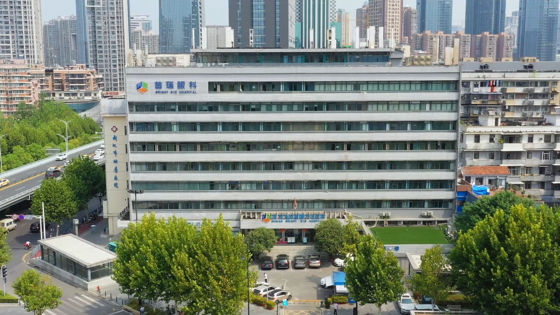 近视手术对度数有要求吗？武汉普瑞眼科解答：度数并不是唯一参考